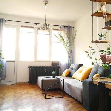 Sunny Downtown Apartment For 4 Sofia Exterior photo